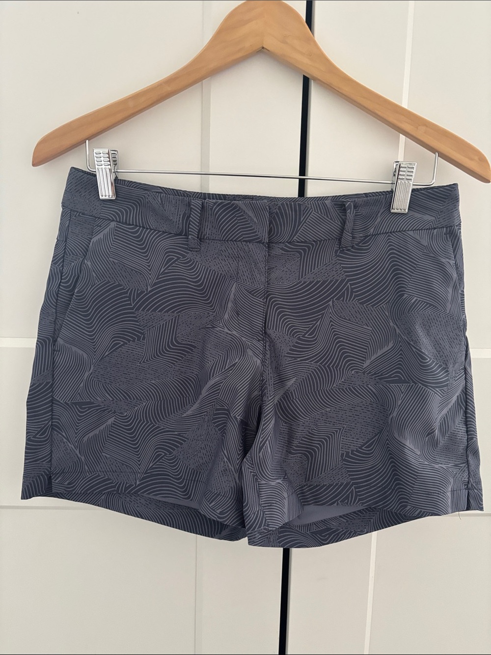 Nike Women's gray pattern short